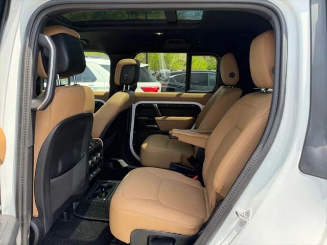 2025 Land Rover Defender 130 P400 X-Dynamic SE