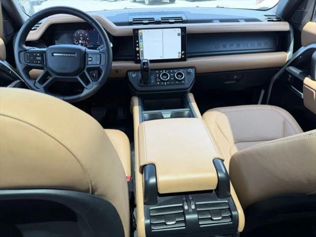 2025 Land Rover Defender 130 P400 X-Dynamic SE