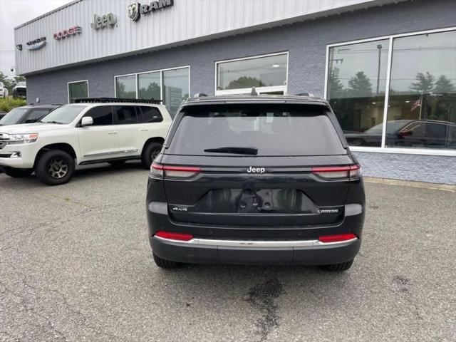 2023 Jeep Grand Cherokee Laredo X 4x4