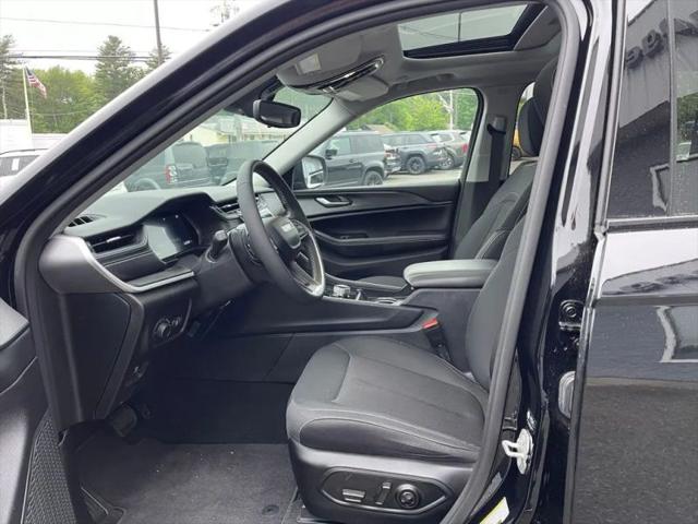 2023 Jeep Grand Cherokee Laredo X 4x4