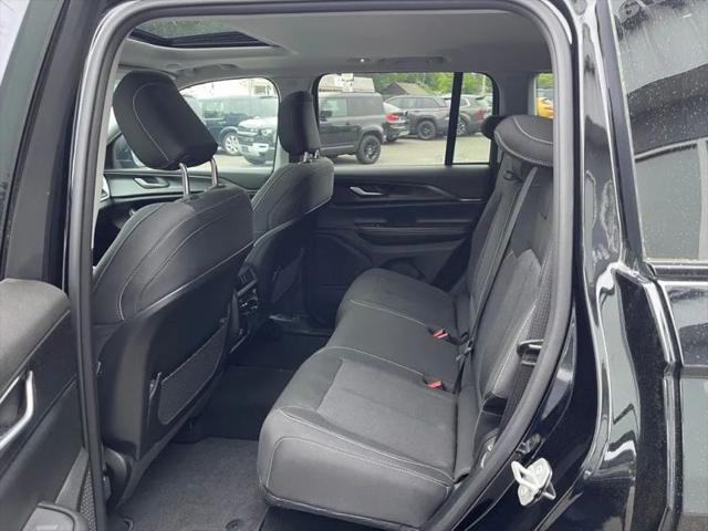 2023 Jeep Grand Cherokee Laredo X 4x4