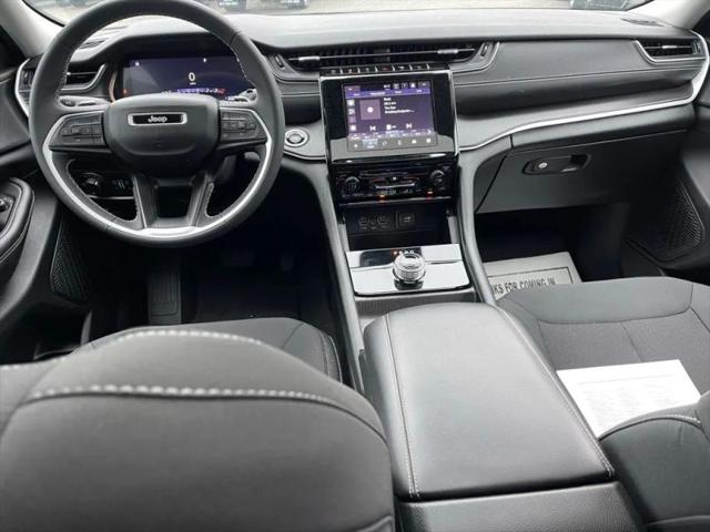 2023 Jeep Grand Cherokee Laredo X 4x4