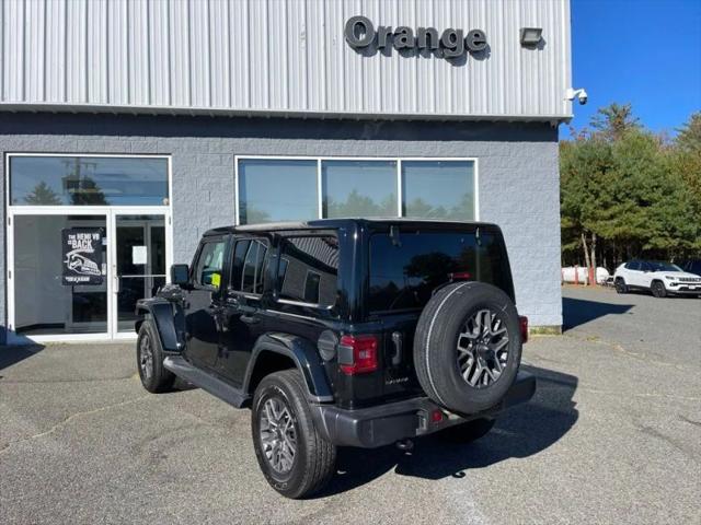 2025 Jeep Wrangler 4-Door Sahara 4x4