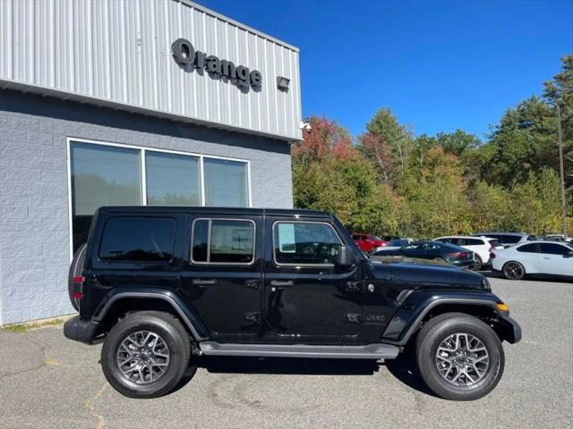 2025 Jeep Wrangler 4-Door Sahara 4x4