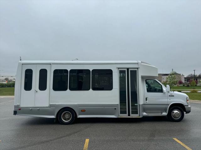 2011 Ford E-450 Cutaway XL