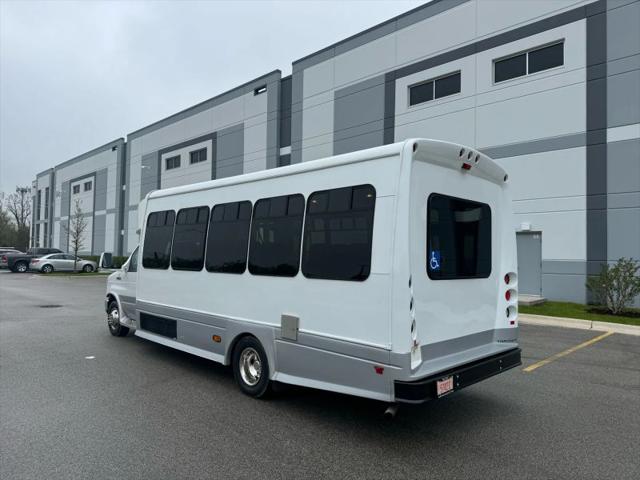 2011 Ford E-450 Cutaway XL