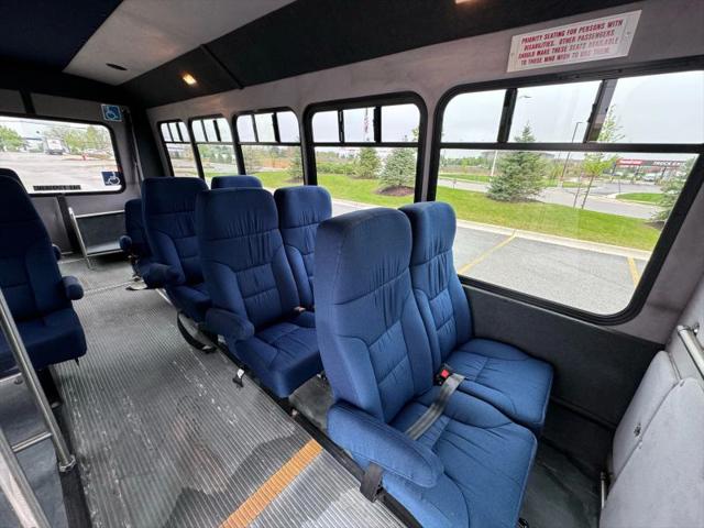 2011 Ford E-450 Cutaway XL