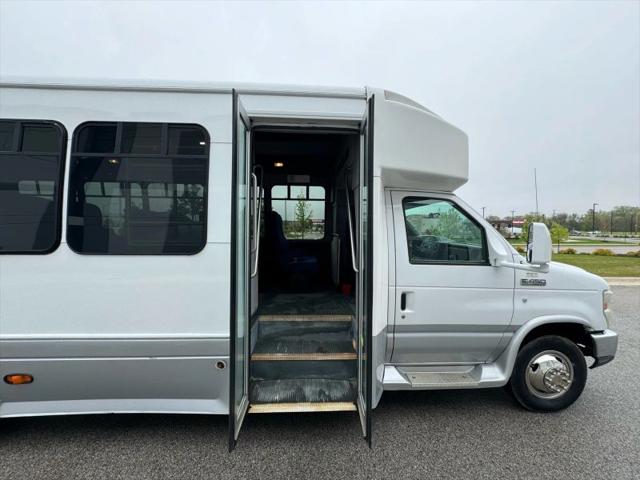 2011 Ford E-450 Cutaway XL