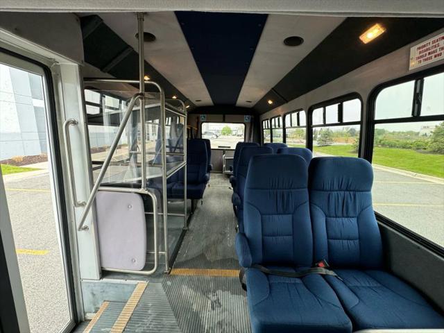 2011 Ford E-450 Cutaway XL
