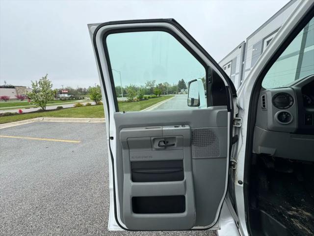 2011 Ford E-450 Cutaway XL