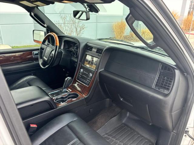 2016 Lincoln Navigator Select