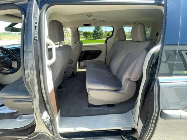 2020 Chrysler Voyager L