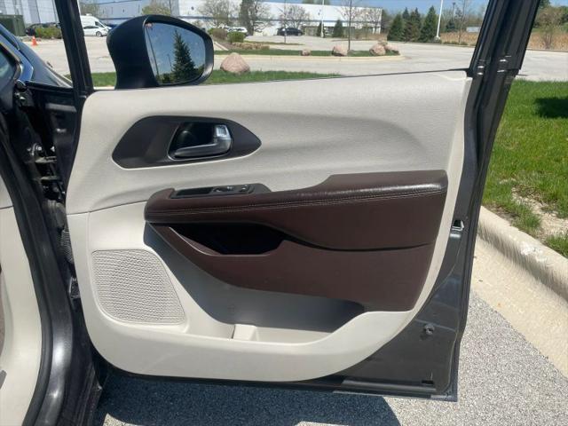 2020 Chrysler Voyager L