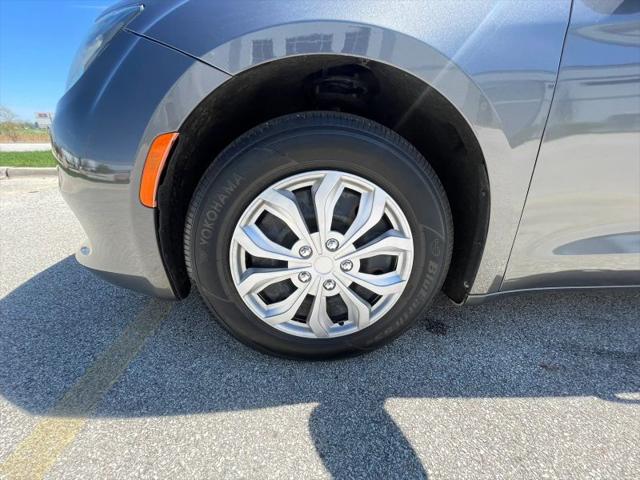 2020 Chrysler Voyager L