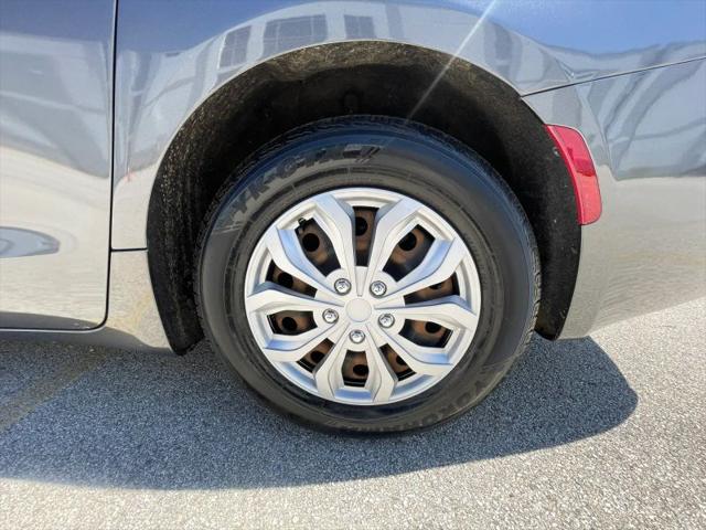 2020 Chrysler Voyager L