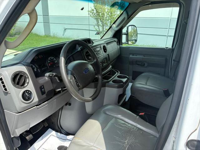 2012 Ford E-350 Super Duty Commercial
