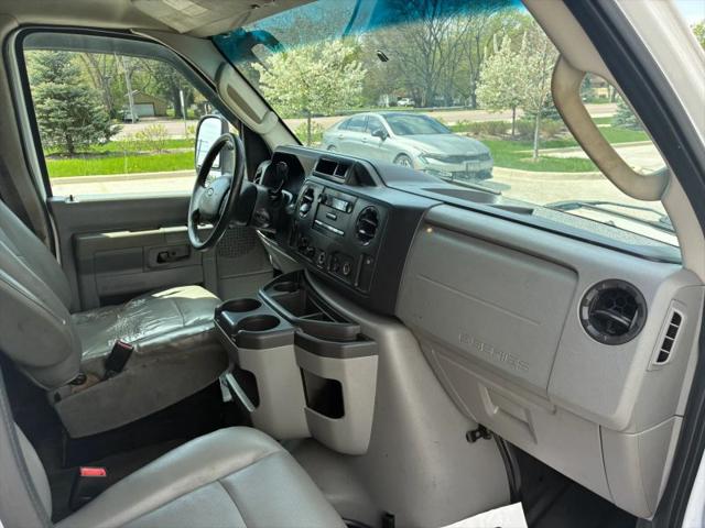 2012 Ford E-350 Super Duty Commercial