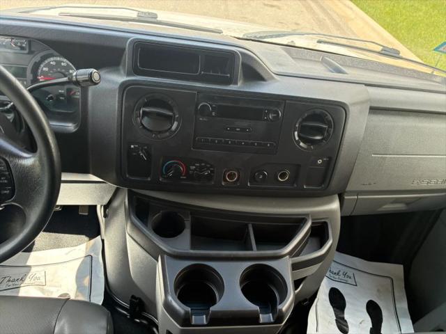 2012 Ford E-350 Super Duty Commercial