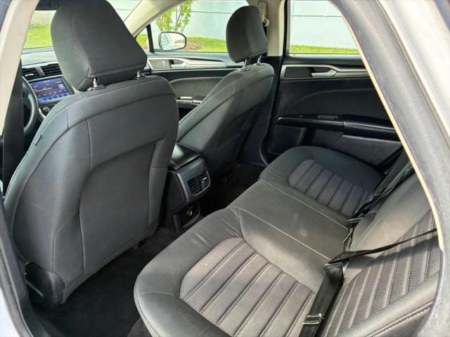 2020 Ford Fusion SE