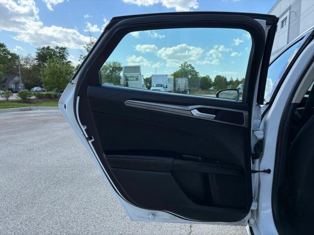 2020 Ford Fusion SE