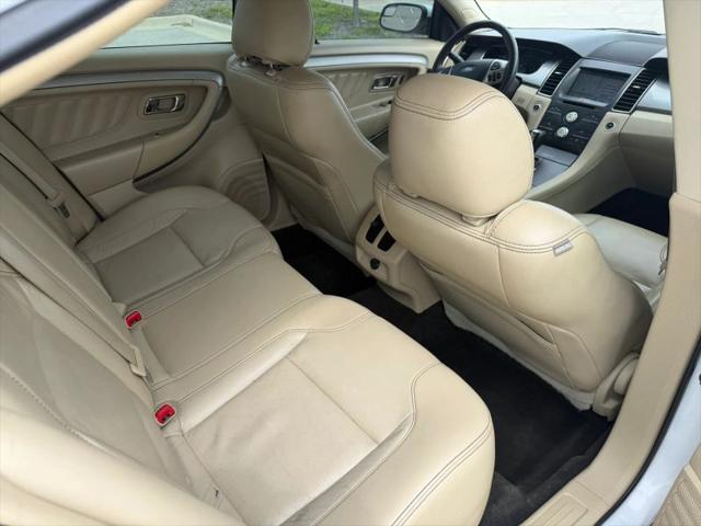 2017 Ford Taurus SEL