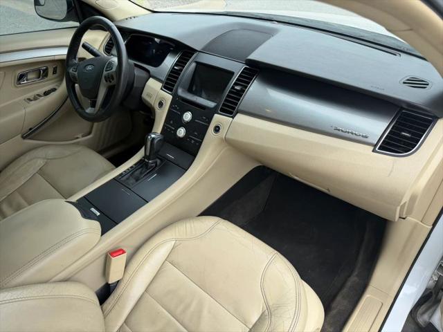 2017 Ford Taurus SEL