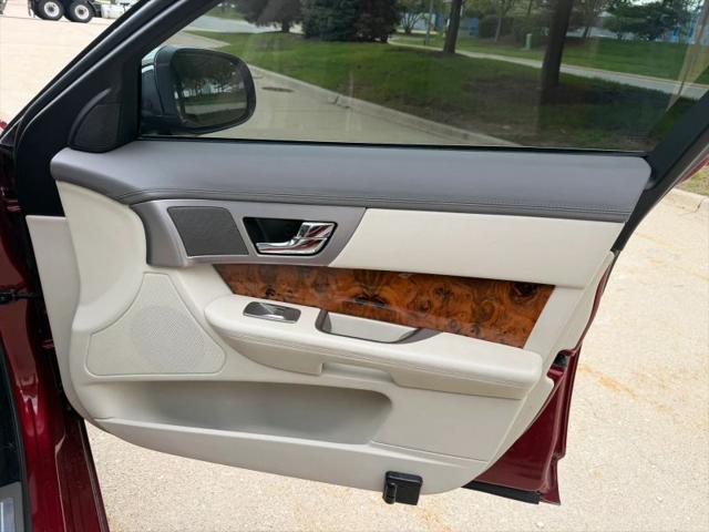 2011 Jaguar XF Premium