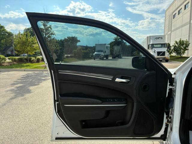 2021 Chrysler 300 Touring