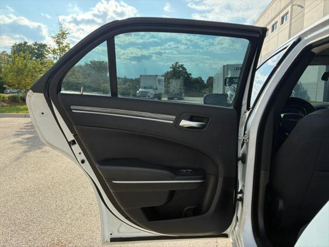 2021 Chrysler 300 Touring