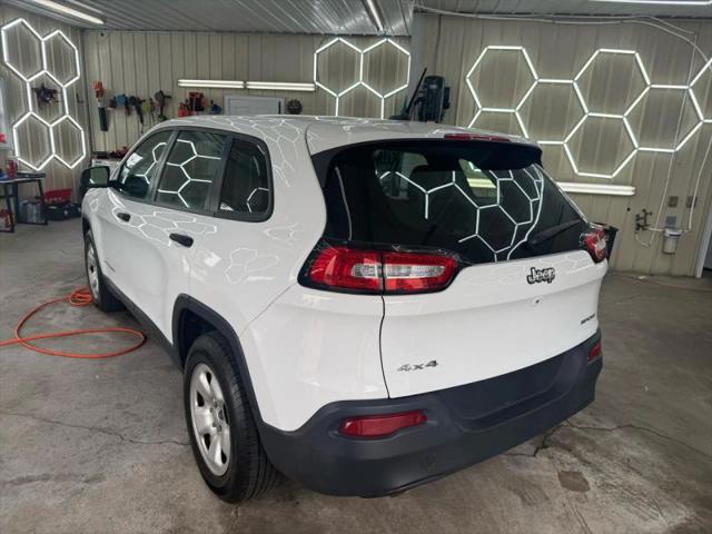 2016 Jeep Cherokee Sport