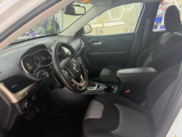 2016 Jeep Cherokee Sport