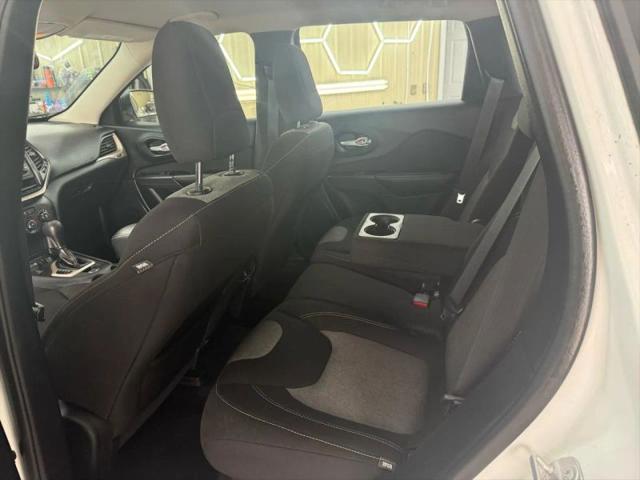 2016 Jeep Cherokee Sport
