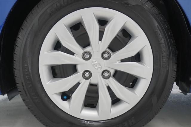 2022 Hyundai Accent SE