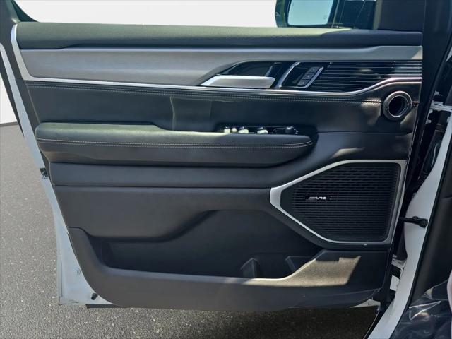 2024 Jeep Wagoneer Series II Carbide 4x4