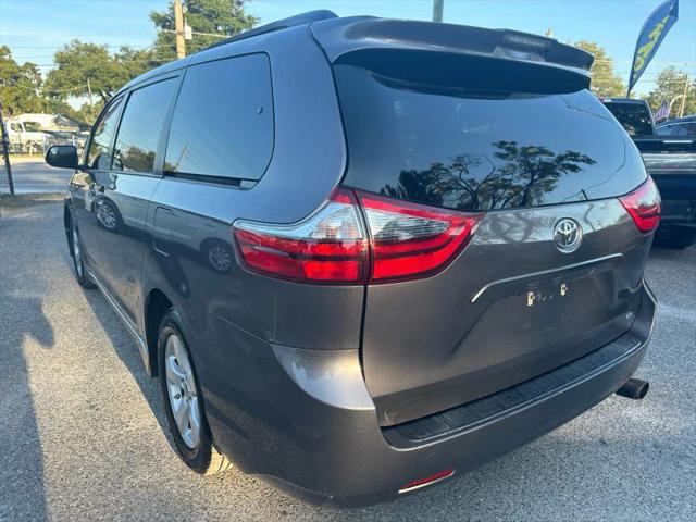 2020 Toyota Sienna LE