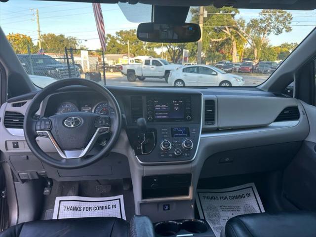 2020 Toyota Sienna LE