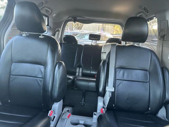 2020 Toyota Sienna LE