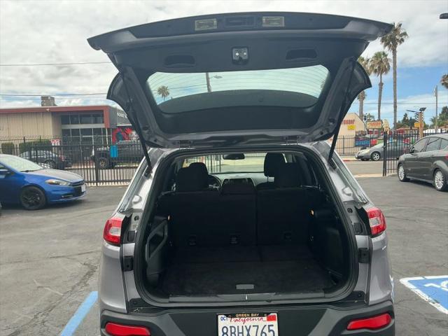 2017 Jeep Cherokee Sport FWD