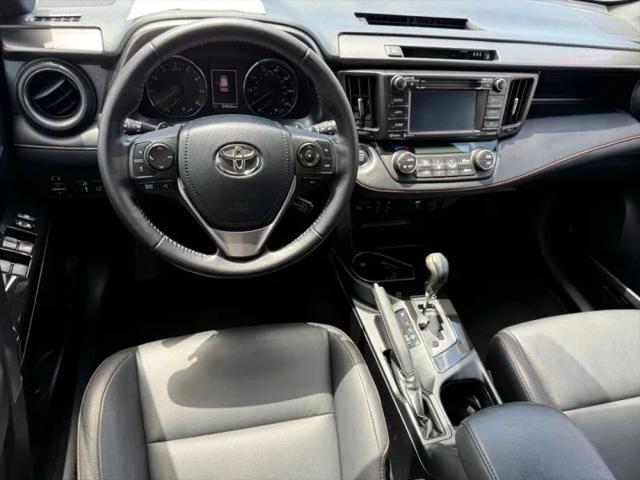 2017 Toyota RAV4 SE
