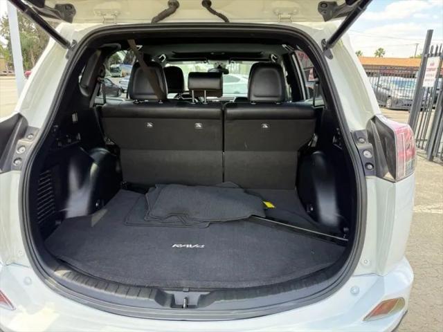 2017 Toyota RAV4 SE