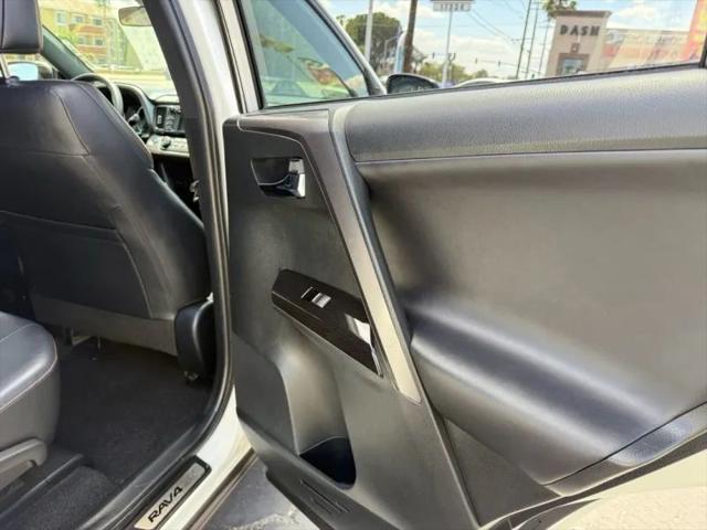 2017 Toyota RAV4 SE
