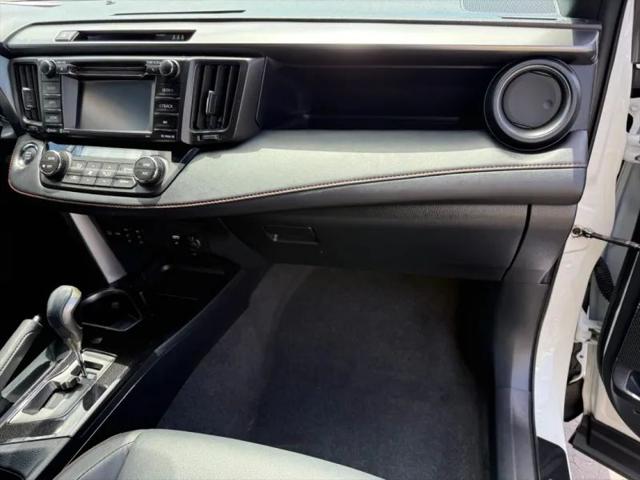 2017 Toyota RAV4 SE