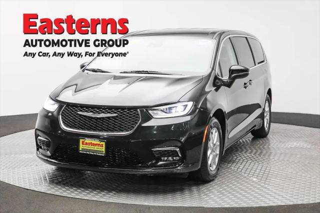 2023 Chrysler Pacifica Touring L for sale in Temple Hills, MD