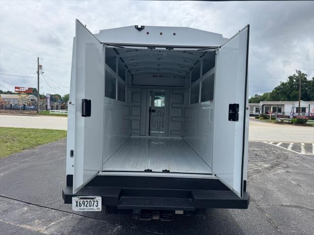 2024 GMC Savana Cutaway Work Van