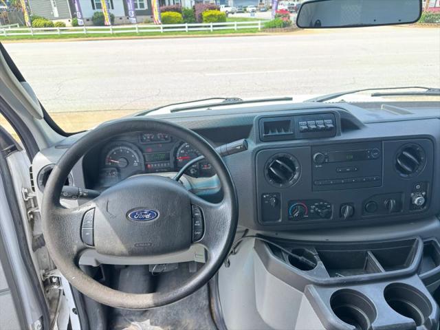 2016 Ford E-350 Cutaway Base