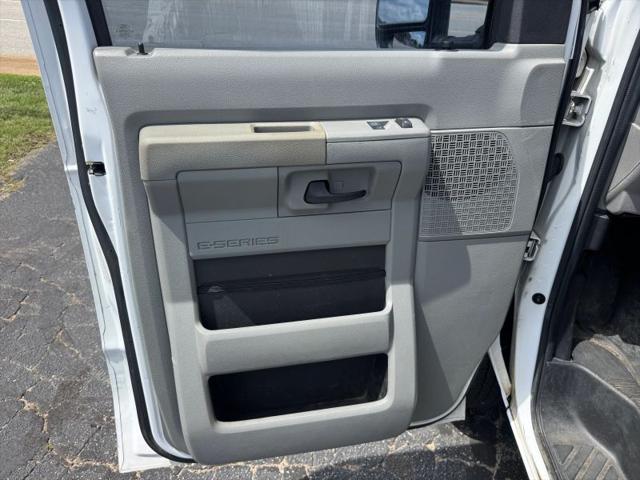 2016 Ford E-350 Cutaway Base
