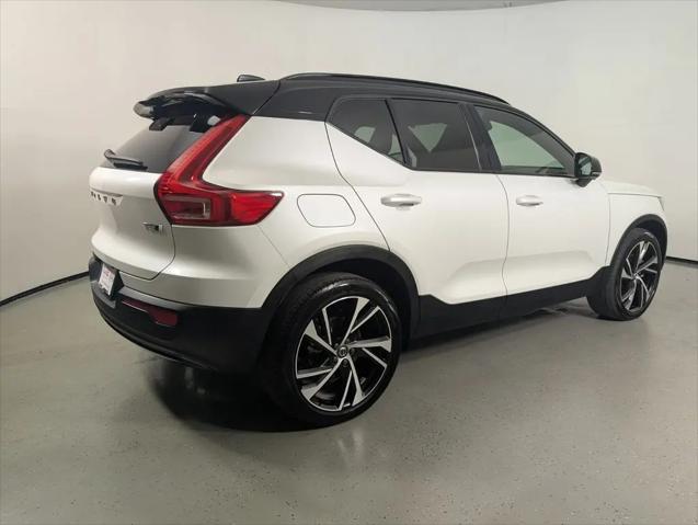2021 Volvo XC40 T5 R-Design
