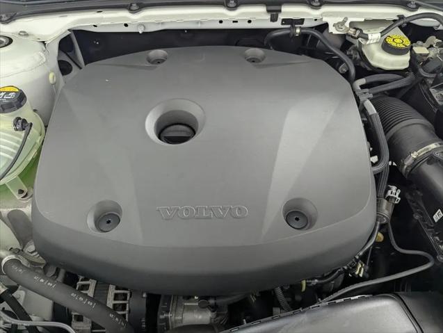 2021 Volvo XC40 T5 R-Design