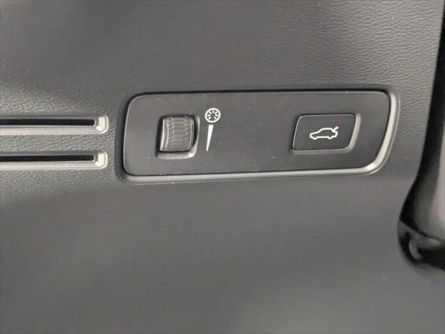 2021 Volvo XC40 T5 R-Design