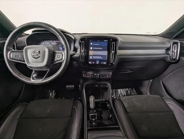 2021 Volvo XC40 T5 R-Design